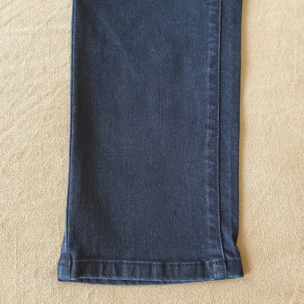 Croft & Barrow Women’s Straight Leg Blue Jean 8 - Picture 4 of 6